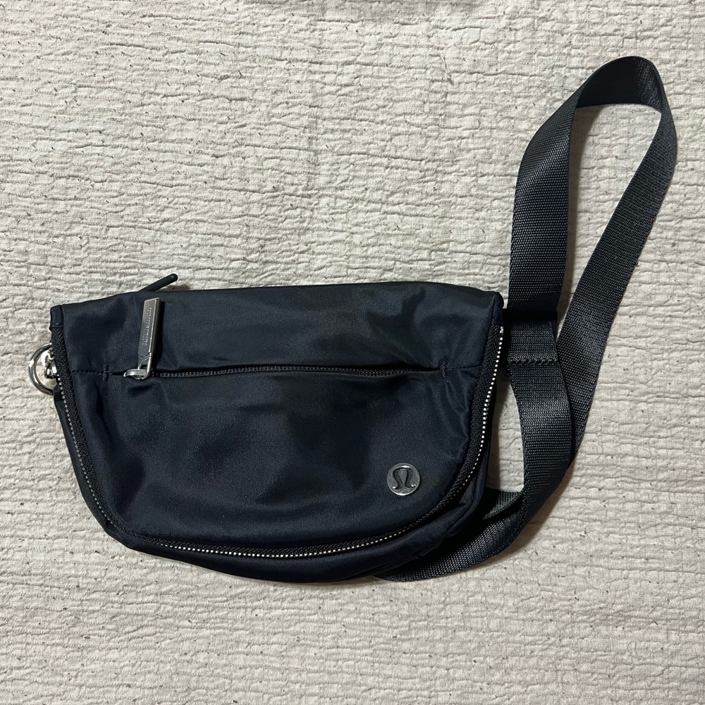 lululemon athletica Black Belt Bag Sleek Design